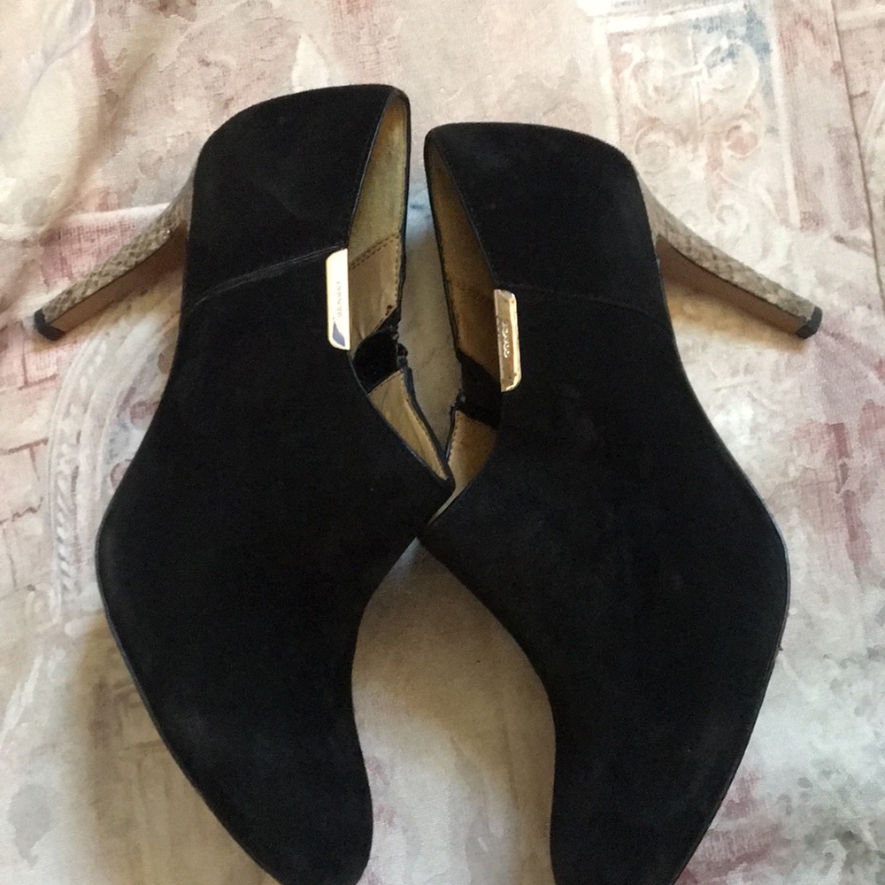 Coach Seneca Black Suede 3.5” Heels Booties Size 8 - Picture 5 of 8